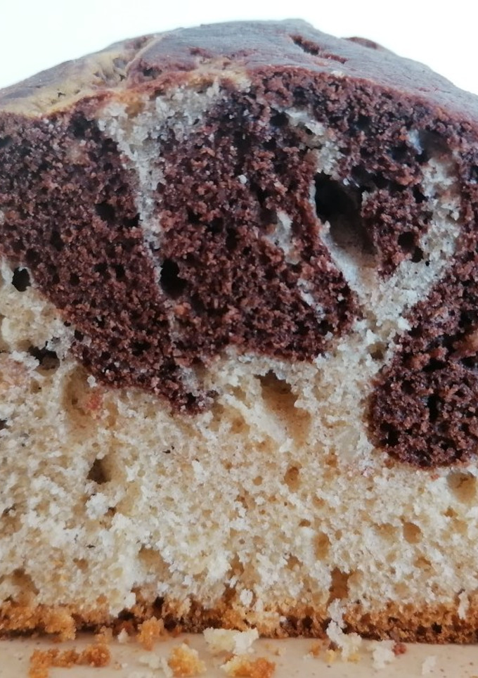 Una foto de 170. Bizcocho de vainilla y chocolate marmolado / Panificadora