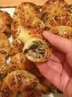 صورة لوصفة معجنات بالسبانج واللحم المفروم