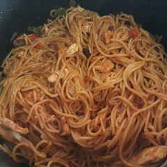 Pasta with shredded chicken A picture of Pasta with shredded chicken.
