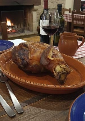 Una foto de Paletilla de Cochinillo al Horno