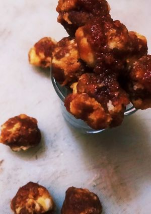 A picture of Caramel bread pop con.