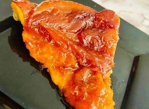 Una foto de Tatin de mango