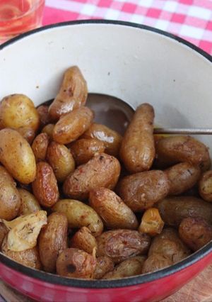 Une photo de Pommes de terre grenailles en cocotte