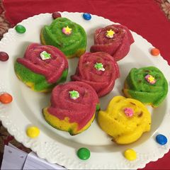 A picture of Tricolour Rose Cake.