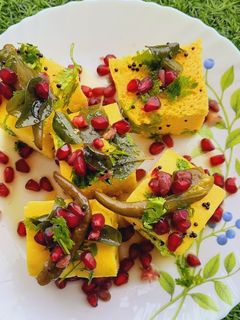 स्पंजी ढोकला (Spongy Dhokla recipe in hindi) रेसिपी मुख्य फोटो