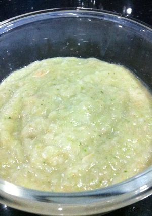 Hình của món Cháo yến mạch, cá hồi cho bé 8 tháng.
