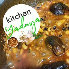 Chawli Vangi Batata Bhaji (Traditional Cow Peas with Brinjal and Potatoes) A picture of Chawli Vangi Batata Bhaji (Traditional Cow Peas with Brinjal and Potatoes).