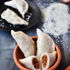 Bhapa Puli Pitha A picture of Bhapa Puli Pitha.