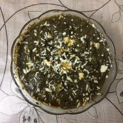 A picture of Palak paneer.