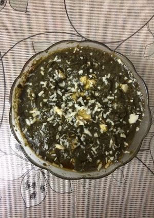 A picture of Palak paneer.