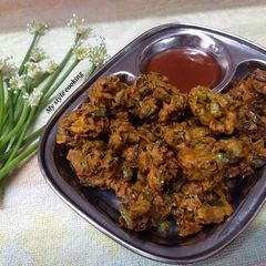 Spring onion pakoda A picture of Spring onion pakoda.