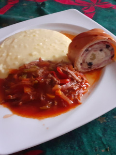 Una foto de Ropa vieja cubana