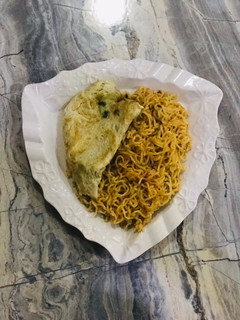 Indomie da kwai ainihin hoton girkin