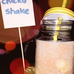 A picture of Chikoo shake.