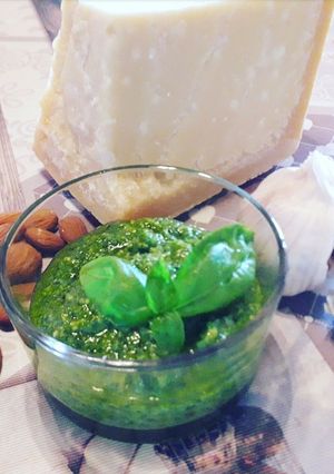 A picture of Basil Pesto with Almonds.