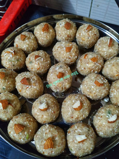 तिल मूंगफली मावा लड्डू (til mungfali mawa ladoo recipe in Hindi) रेसिपी मुख्य फोटो