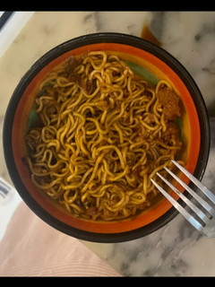 صورة لوصفة -اندومي لذيذ بمسحب البيك وصوص الكوكتيل 🍜😋