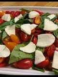 चेरी टोमाटो फेटा सैलेड (Cherry tomatoes feta salad recipe in hindi)