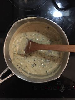 A picture of Peppercorn Sauce.