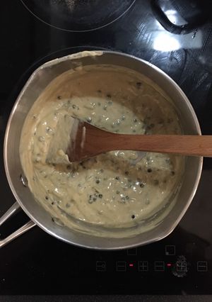 A picture of Peppercorn Sauce.