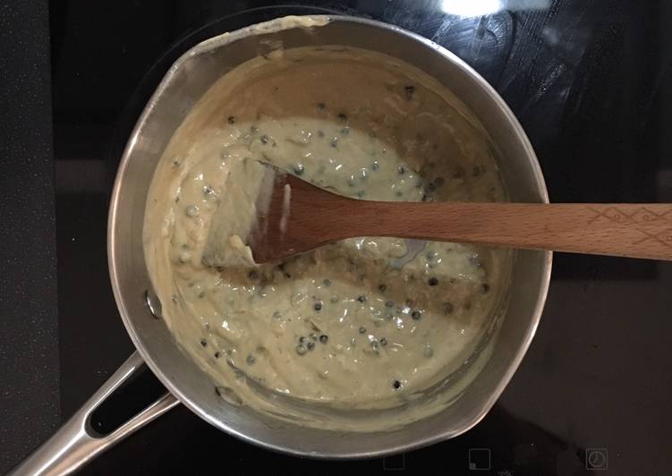 How to Make 3 Easy of Peppercorn Sauce