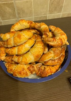 Sajtos, sós kifli recept fotója