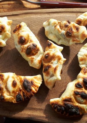 Una foto de Empanadas a la parrilla de morcilla y mozzarella