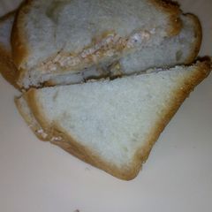A picture of Scrambled egg sandwich.