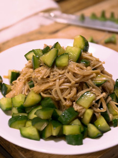 夏日涼拌-金針菇拌清爽小黃瓜 的食譜成品照片