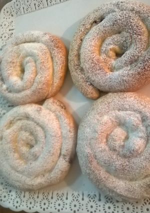 Una foto de Ensaimada de masa Brioche con pastelera de chocolate 🍫