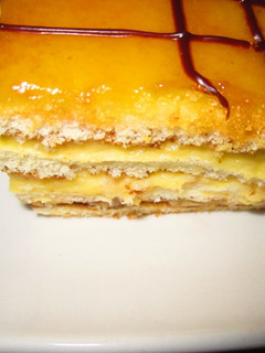 Una foto de Pastelitos de crema pastelera y crema de caramelo😊