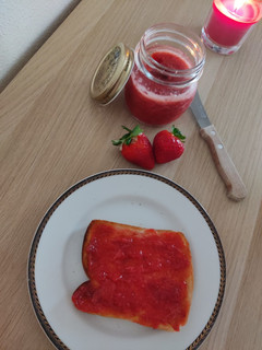 Una foto de Mermelada de fresa 🍓🍓
