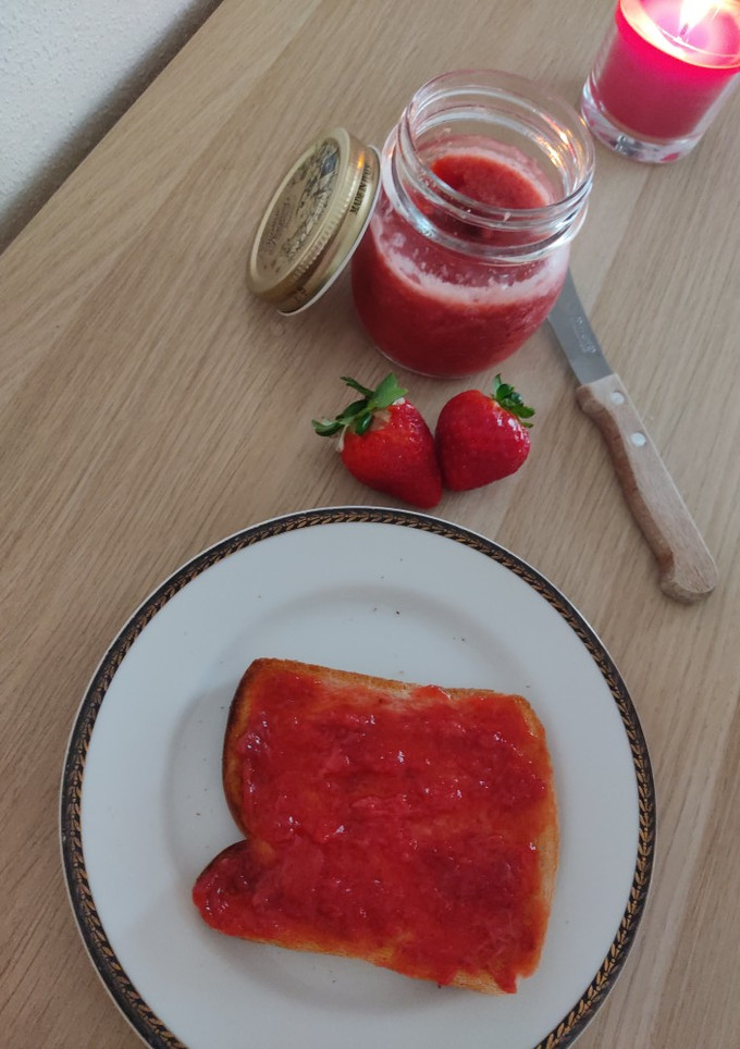 Una foto de Mermelada de fresa 🍓🍓
