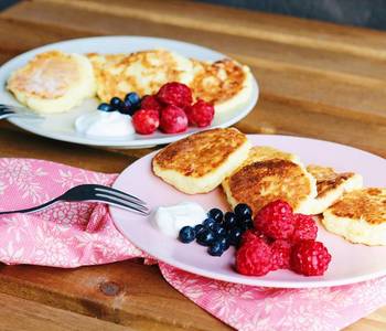 Popular Cuisine Syrnyky ukrainian cottage cheese pancakes Yummy