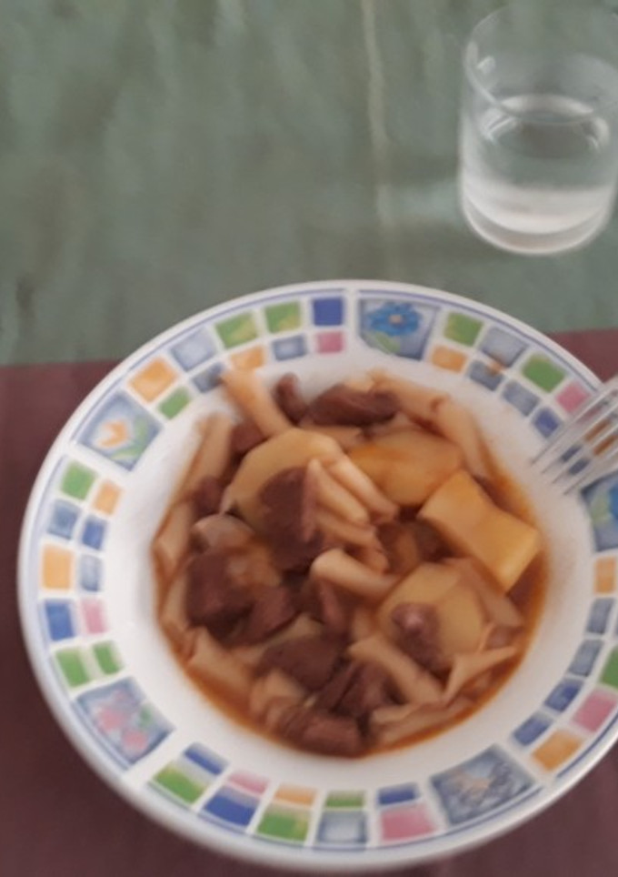 Una foto de Estofado de ternera con macarrones