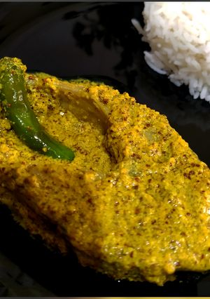 A picture of "Sorshe ilish Bhappa"(steamed hilsa with mustard sauce).