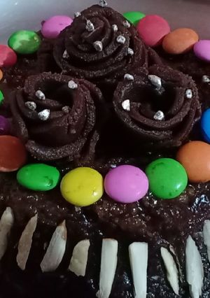 एगलेस चॉकलेट केक (Eggless chocolate cake recipe in Hindi) रेसिपी मुख्य फोटो