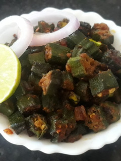 भिंडी की सब्जी (Bhindi ki sabzi recipe in Hindi) रेसिपी मुख्य फोटो