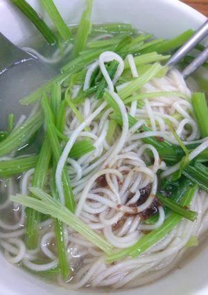 芹菜麵 的食譜成品照片