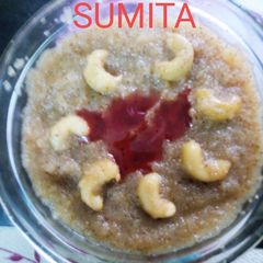 A picture of Cashew rava dosti.