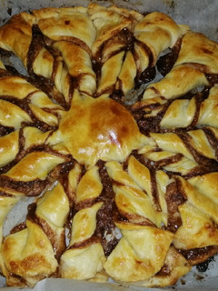 Una foto de Estrella de hojaldre con crema de cacao