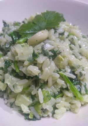 Una foto de Arroz con espinacas 😋