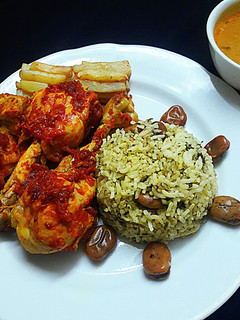 عکسی از دستور پلو مرغ سس دار