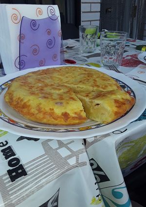 Foto principal de Tortilla de patata y salchicha
