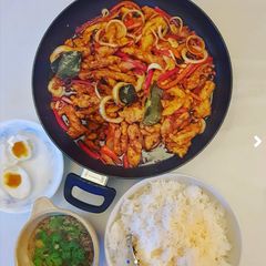 A picture of Chicken Stir Fry With Vegetables and Kaffir Lime Leaves.