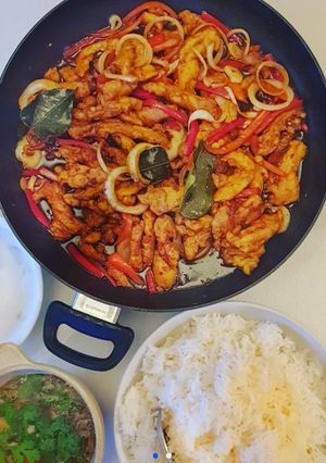 A picture of Chicken Stir Fry With Vegetables and Kaffir Lime Leaves.