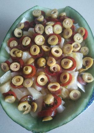 Una foto de Ensalada de fruta y endivia, melón