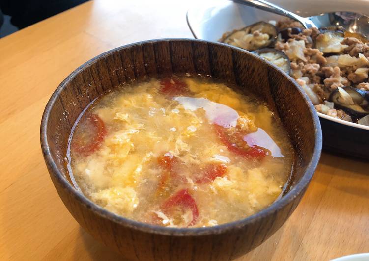 Tomato &amp; Egg-drop Soup