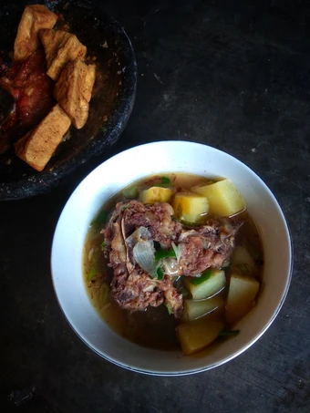Cara Mudah Menyiapkan Resep Soup tulang sapi yang Bisa Manjain Lidah Anti Ribet, Bisa Manjain Lidah