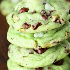 A picture of Mint Chocolate Chip Cookies.